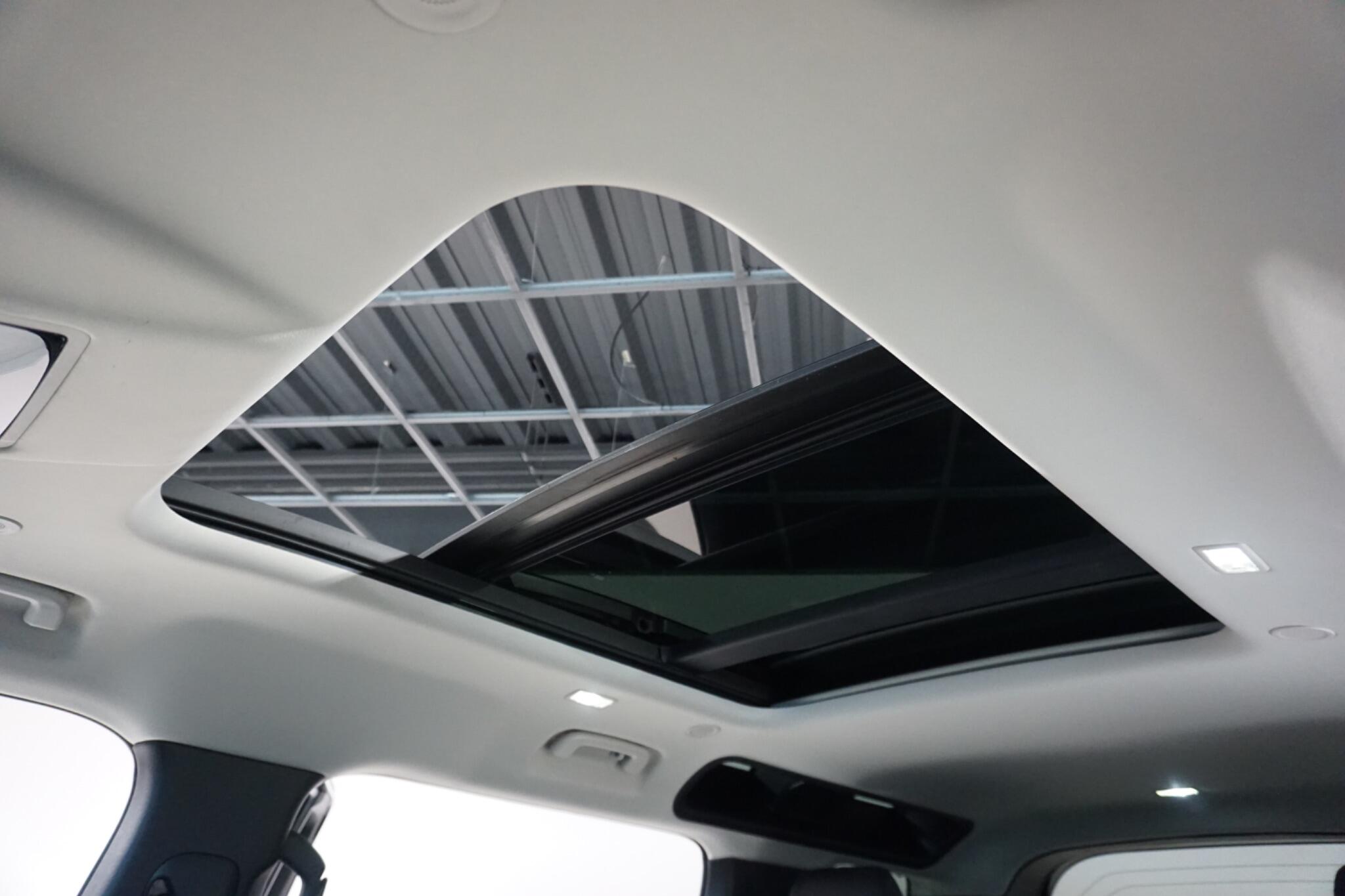 Land Rover Defender 110 2.0 P400e 15.4kWh XS Edition SUV 5dr Petrol Plug-in Hybrid Auto 4WD Euro 6 (s/s) (404 ps)